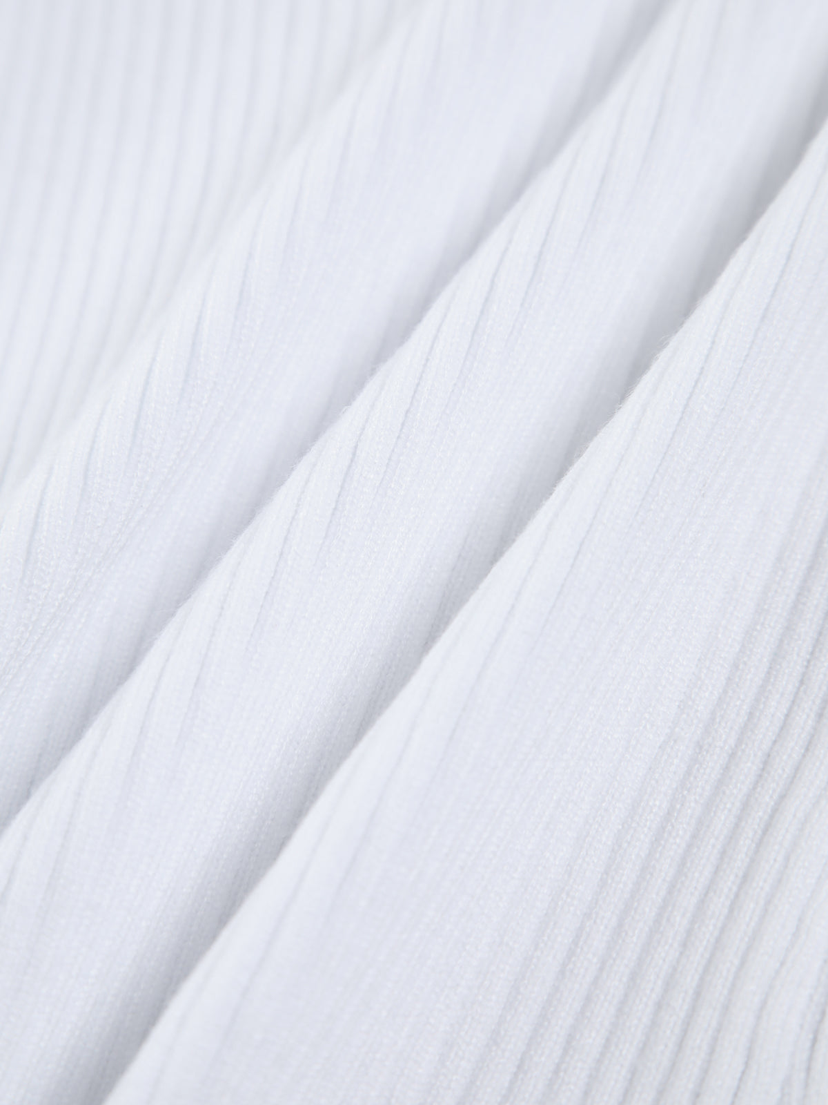 Top de canalé con aberturas