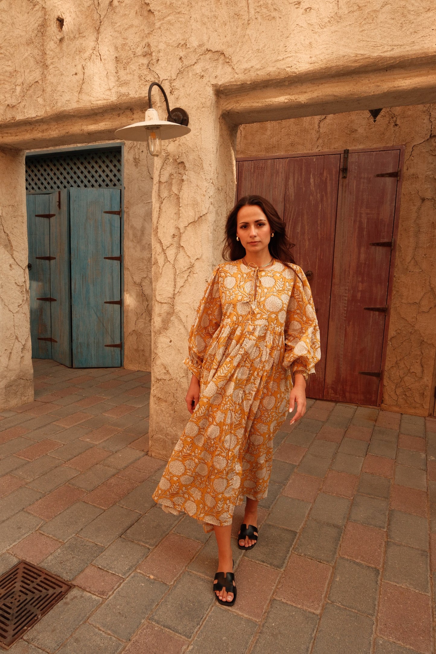 Vestido Noor (नूर) – Luz, brillo