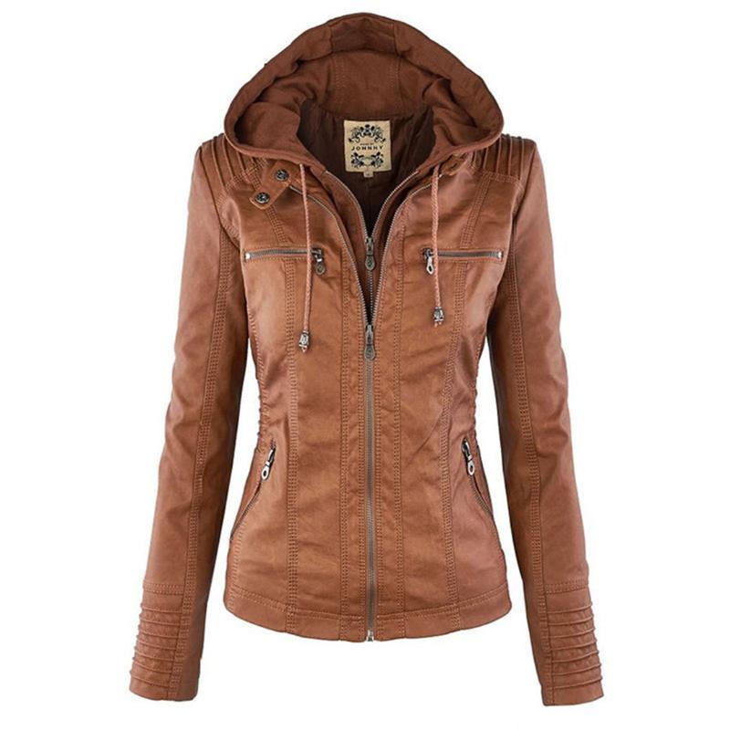 Chaqueta de cuero con capucha